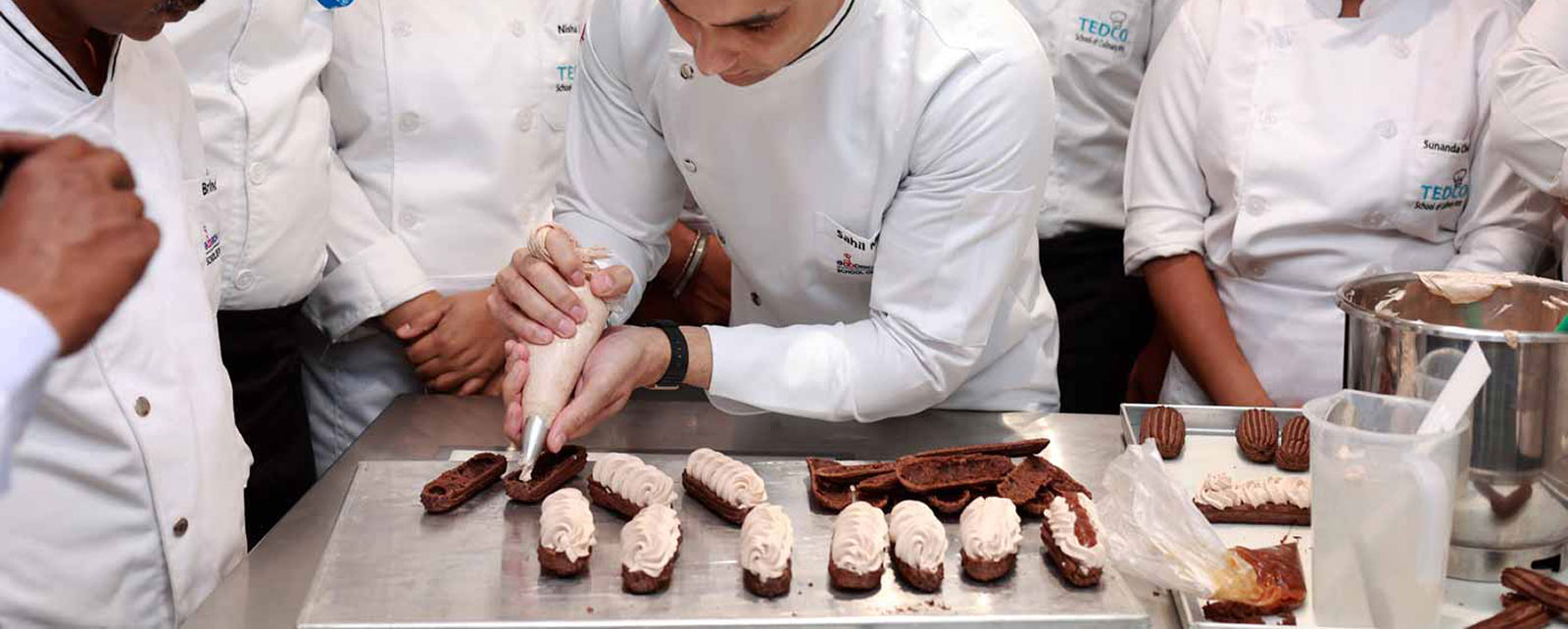 How to Start a Career in Bakery and Confectionery?