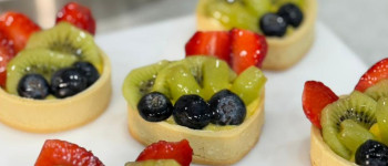 How to Make Mixed Fruit Tart at Home (Bakery-Style Fruit Dessert Recipe)
