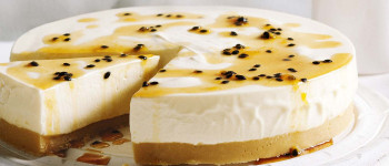 How to Make White Chocolate Cheesecake at Home (No Cracks, Ultra Creamy!)